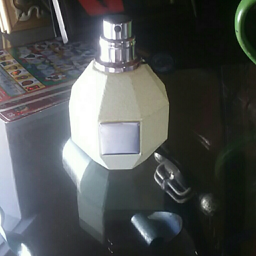 Flowerbomb 1.7 oz empty bottle